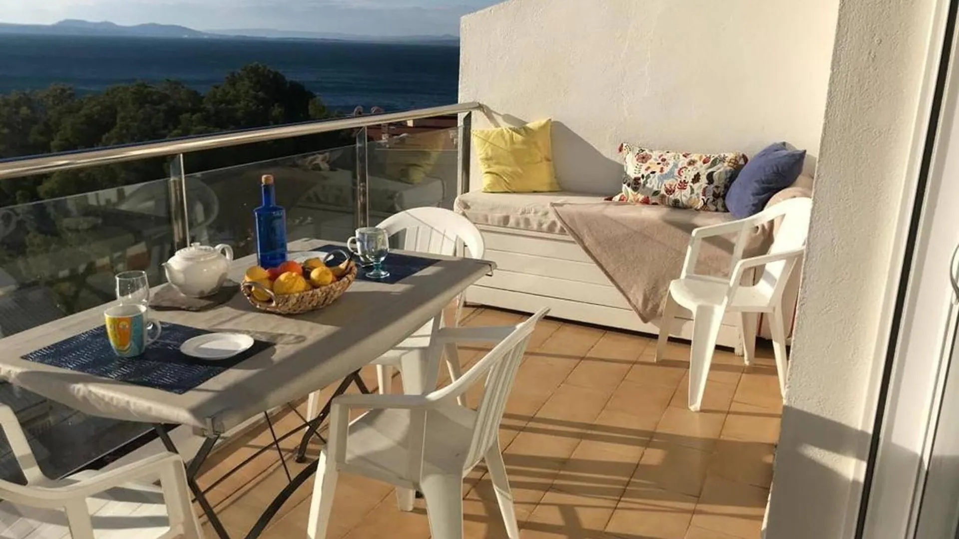 Apartment Apartamento Vista Mar Y Parking En Roses Spain