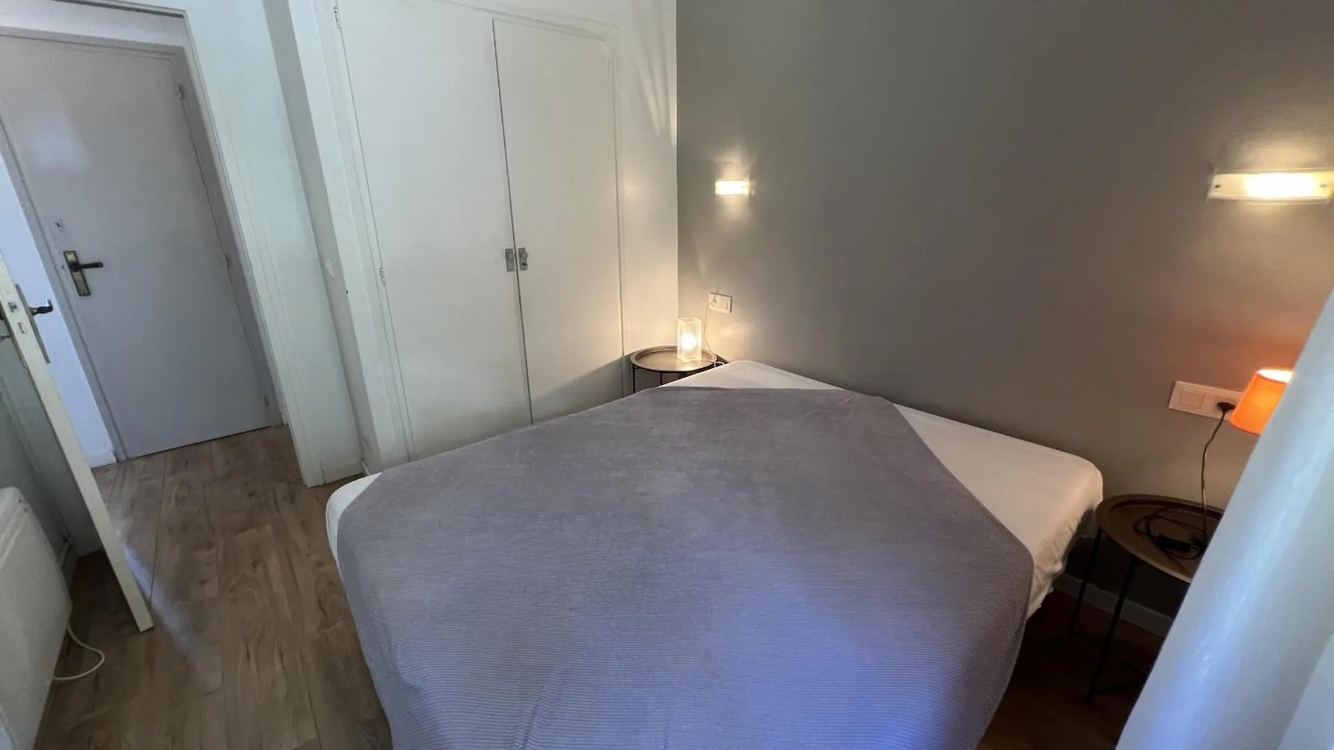 Apartment Apartamento Vista Mar Y Parking En Roses Spain
