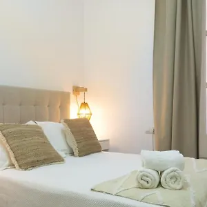 https://casa-macias.hotelsincadiz.net